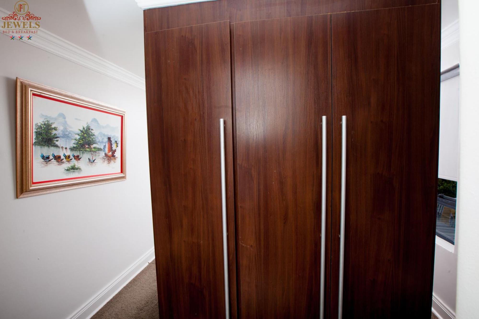 Jft Jewels Guest House East London Ngoại thất bức ảnh