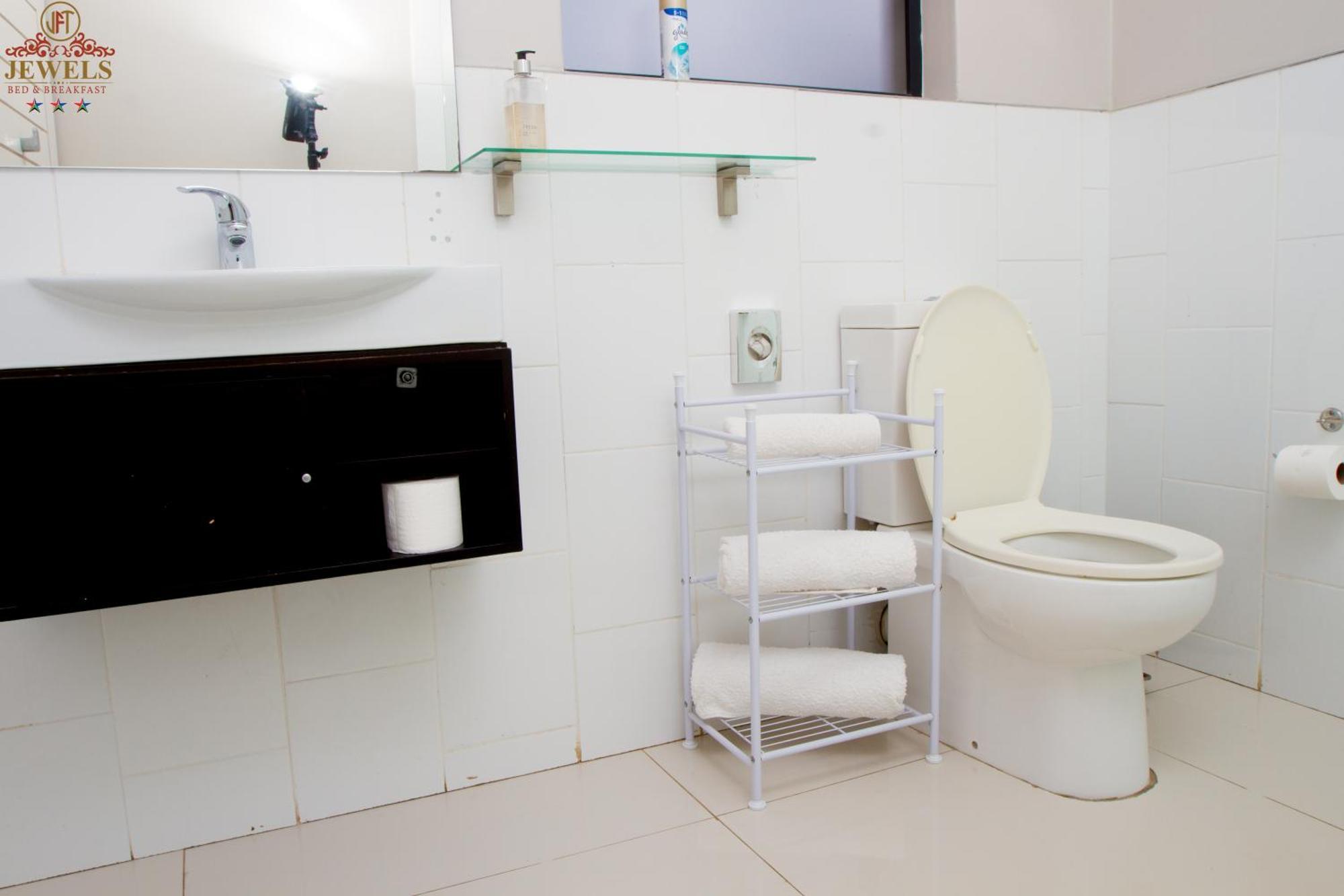 Jft Jewels Guest House East London Ngoại thất bức ảnh