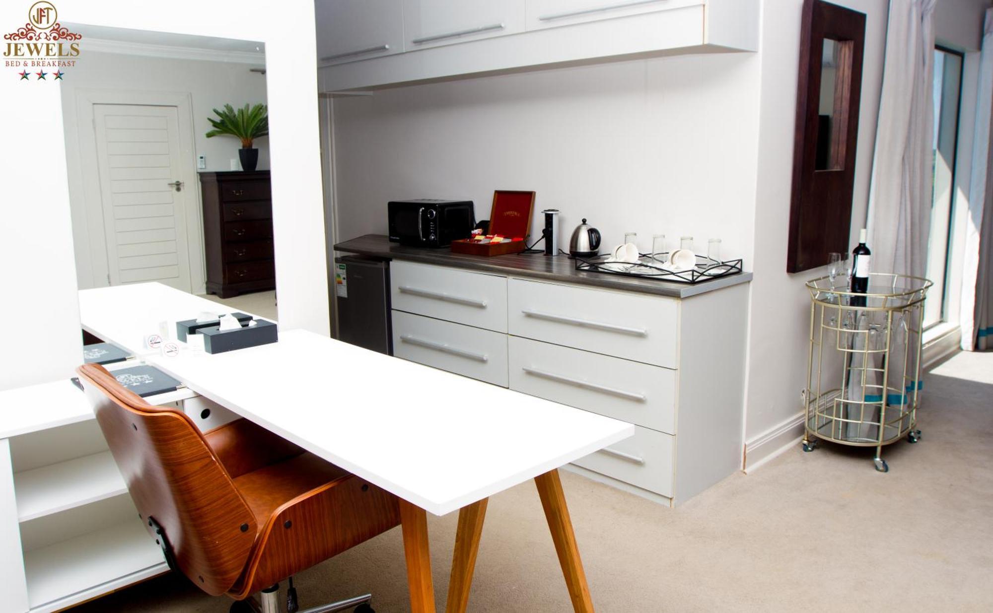 Jft Jewels Guest House East London Ngoại thất bức ảnh
