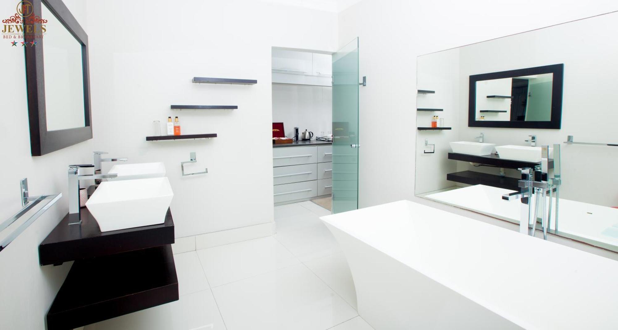 Jft Jewels Guest House East London Ngoại thất bức ảnh